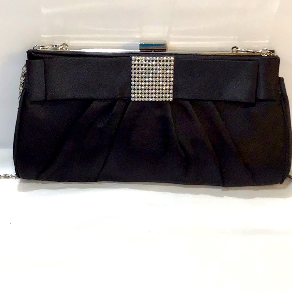 Elegant Evening bag w/ rhinestone clasp